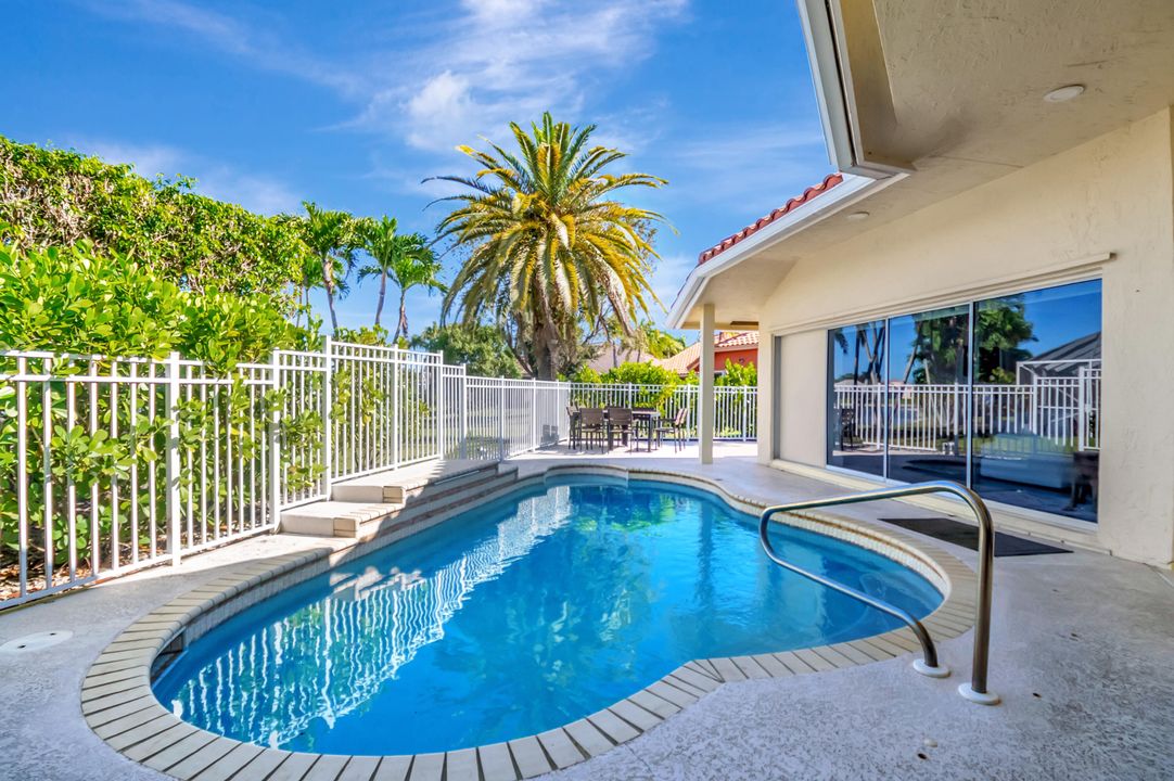 For Sale: $999,000 (4 beds, 3 baths, 2249 Square Feet)