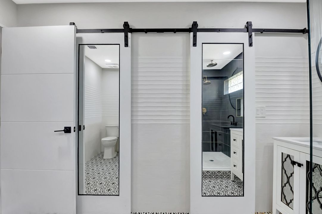 For Sale: $999,000 (4 beds, 3 baths, 2249 Square Feet)