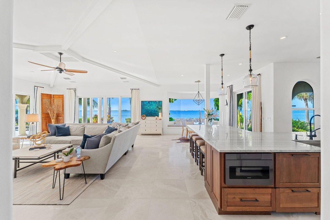 For Sale: $3,850,000 (4 beds, 4 baths, 5126 Square Feet)