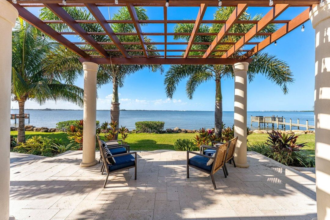 For Sale: $3,850,000 (4 beds, 4 baths, 5126 Square Feet)