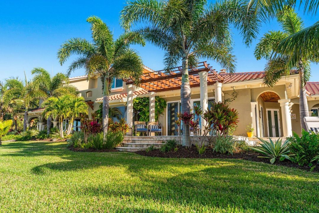 For Sale: $3,850,000 (4 beds, 4 baths, 5126 Square Feet)