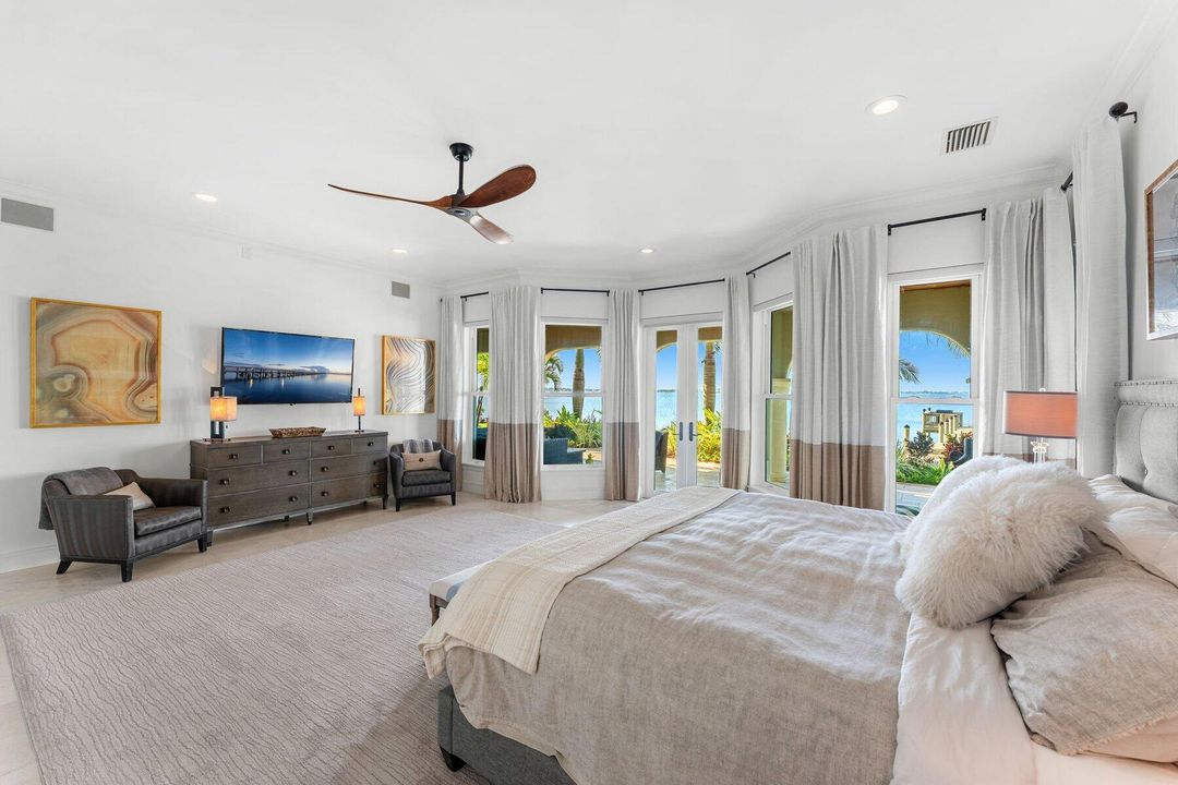 For Sale: $3,850,000 (4 beds, 4 baths, 5126 Square Feet)