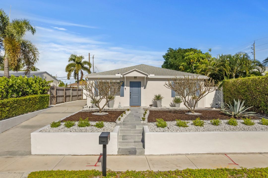 На продажу: $700,000 (4 спален, 3 ванн, 2000 Квадратных фут)