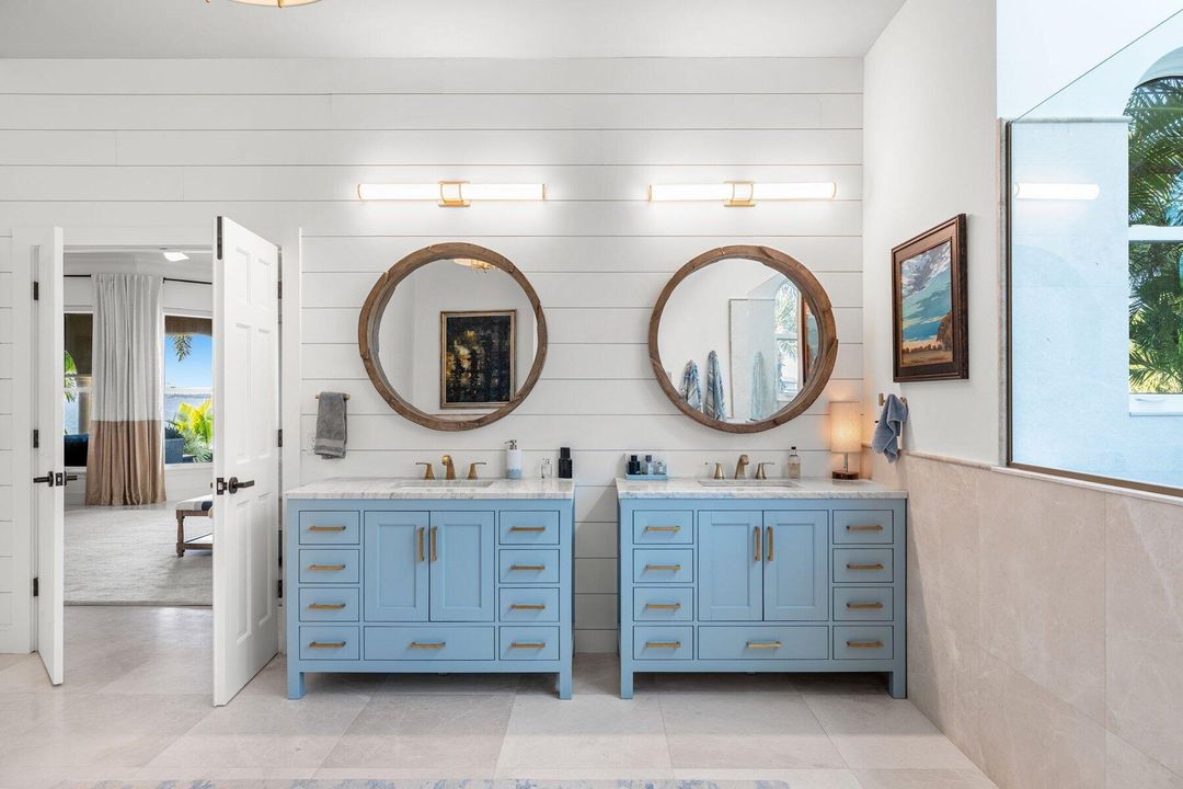 For Sale: $3,850,000 (4 beds, 4 baths, 5126 Square Feet)