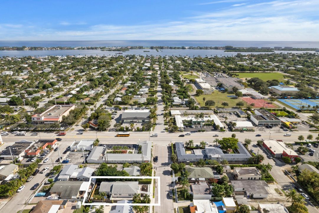 На продажу: $700,000 (4 спален, 3 ванн, 2000 Квадратных фут)