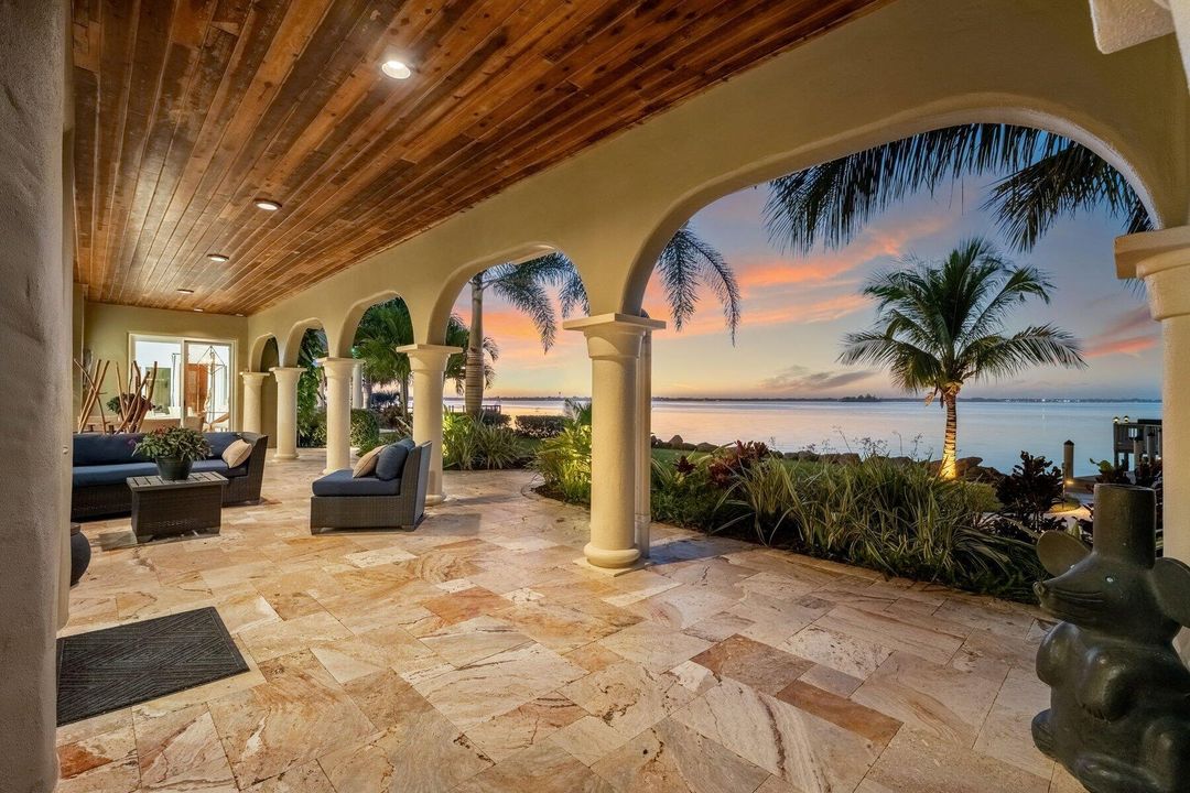 For Sale: $3,850,000 (4 beds, 4 baths, 5126 Square Feet)