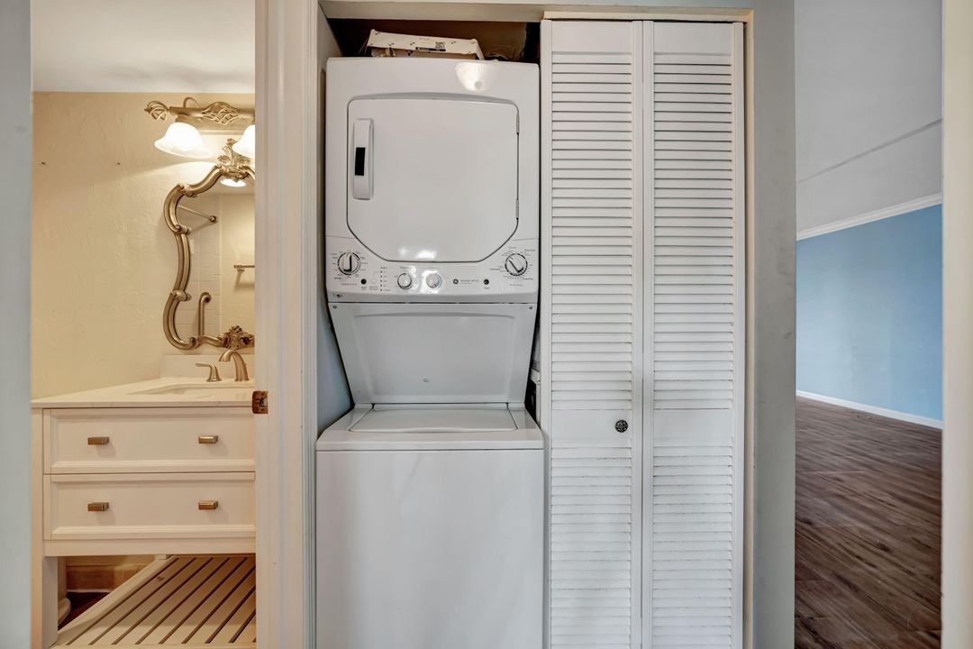 For Rent: $2,500 (2 beds, 2 baths, 1084 Square Feet)