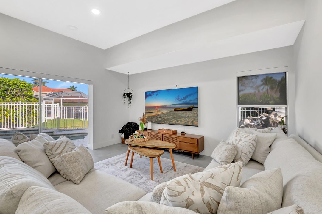 For Sale: $999,000 (4 beds, 3 baths, 2249 Square Feet)