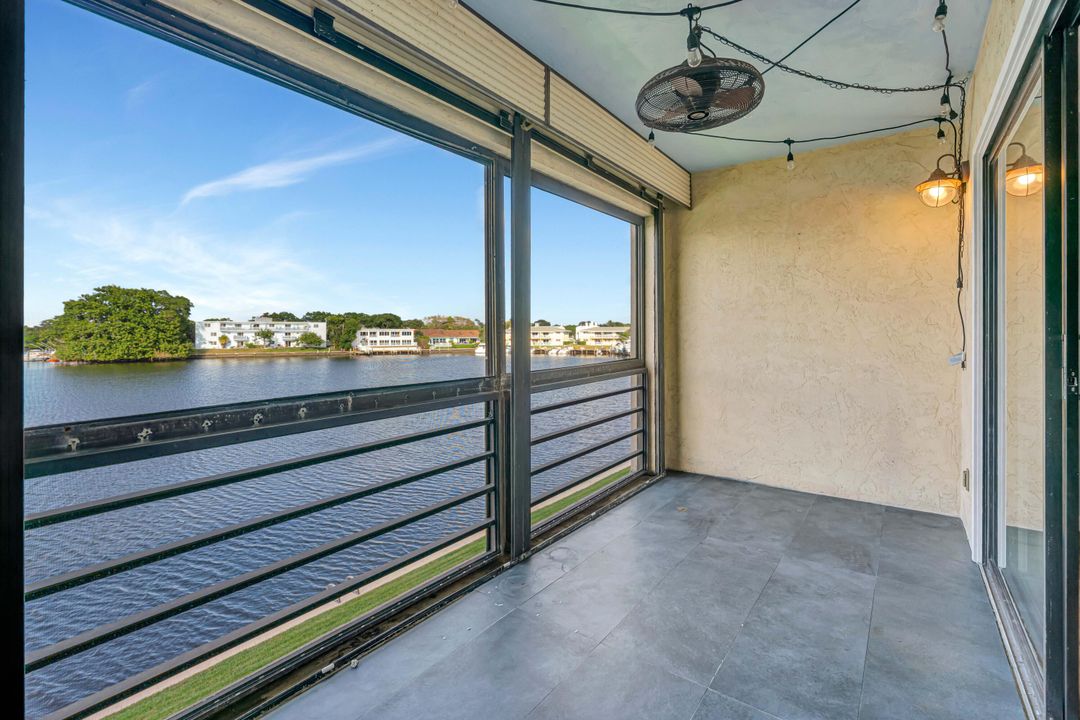 For Rent: $2,500 (2 beds, 2 baths, 1084 Square Feet)