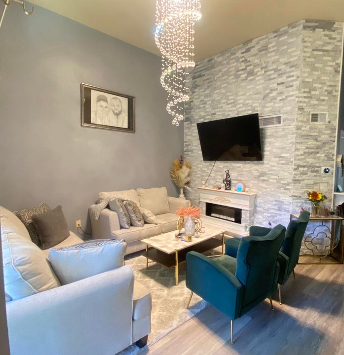 В аренду: $2,500 (2 спален, 2 ванн, 1101 Квадратных фут)