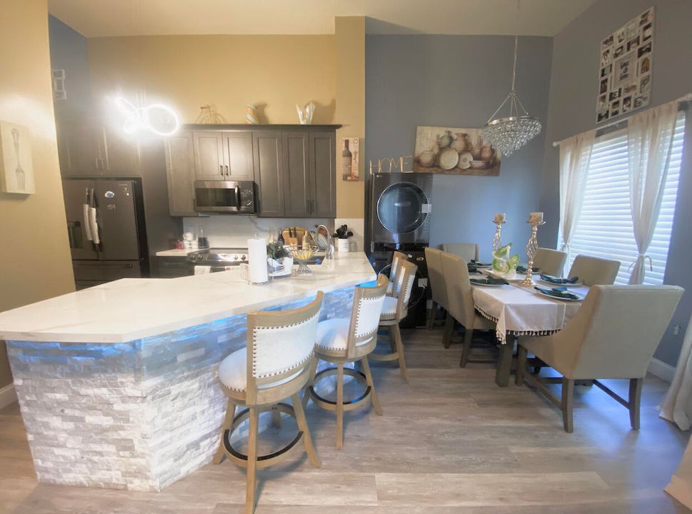 В аренду: $2,500 (2 спален, 2 ванн, 1101 Квадратных фут)