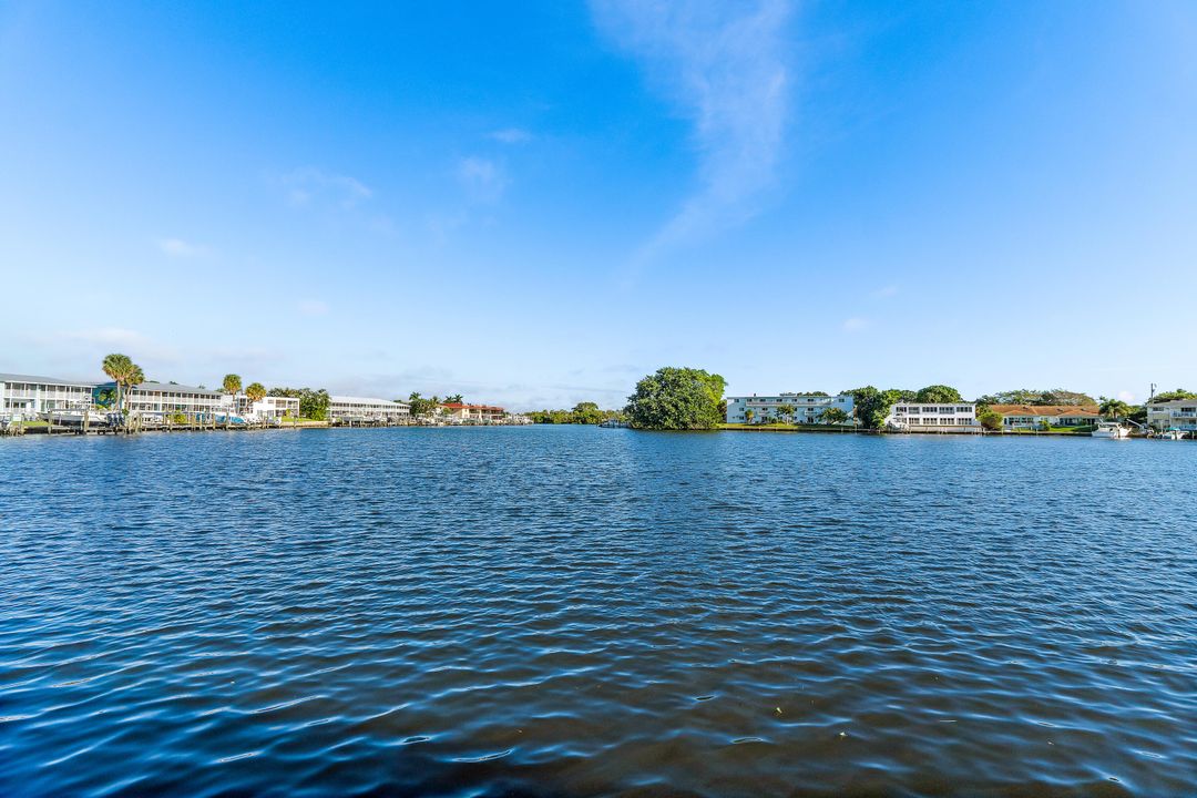 For Rent: $2,500 (2 beds, 2 baths, 1084 Square Feet)