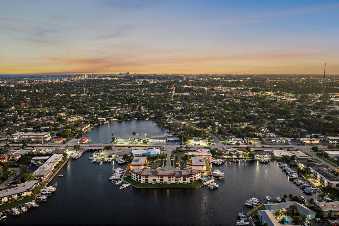 For Rent: $2,500 (2 beds, 2 baths, 1084 Square Feet)