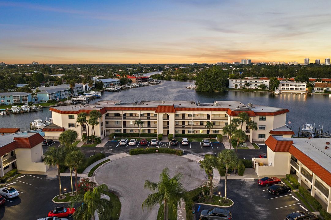 For Rent: $2,500 (2 beds, 2 baths, 1084 Square Feet)