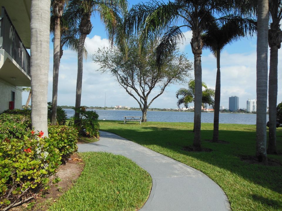 В аренду: $1,600 (1 спален, 1 ванн, 728 Квадратных фут)