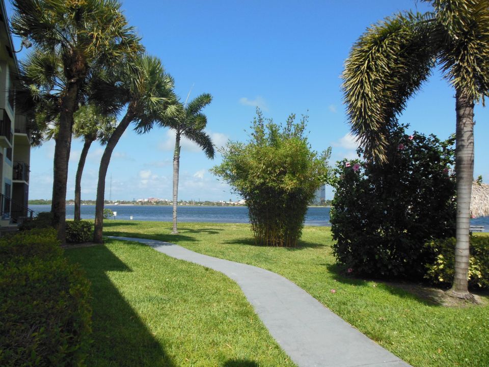 В аренду: $1,600 (1 спален, 1 ванн, 728 Квадратных фут)