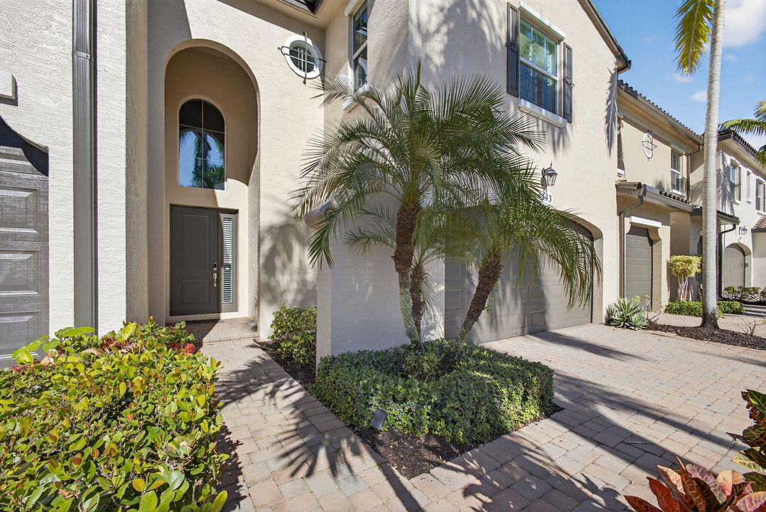 For Rent: $3,750 (3 beds, 2 baths, 1626 Square Feet)