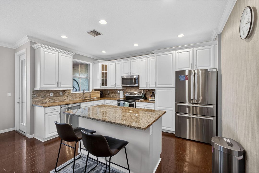 For Rent: $3,750 (3 beds, 2 baths, 1626 Square Feet)