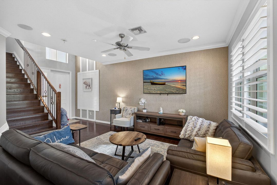 For Rent: $3,750 (3 beds, 2 baths, 1626 Square Feet)