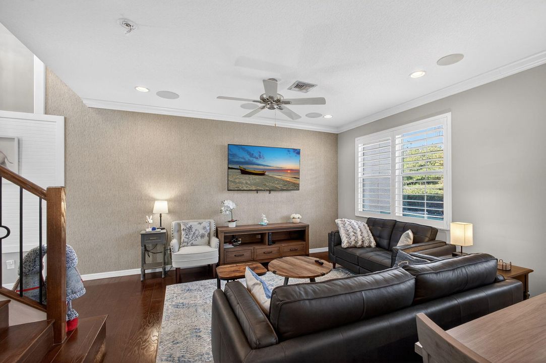 For Rent: $3,750 (3 beds, 2 baths, 1626 Square Feet)