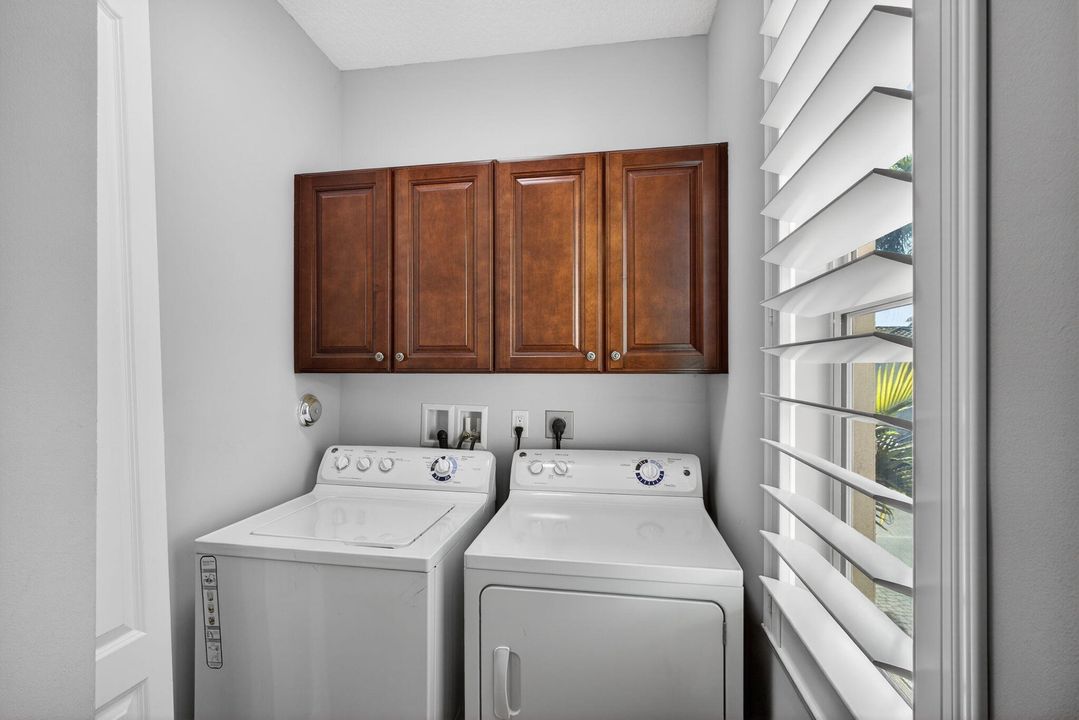 For Rent: $3,750 (3 beds, 2 baths, 1626 Square Feet)