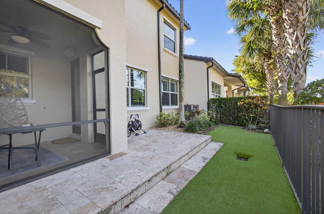 For Rent: $3,750 (3 beds, 2 baths, 1626 Square Feet)