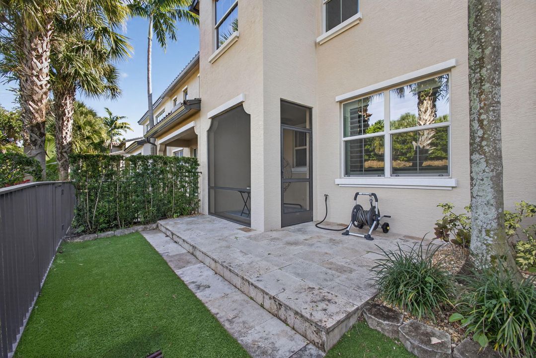 For Rent: $3,750 (3 beds, 2 baths, 1626 Square Feet)