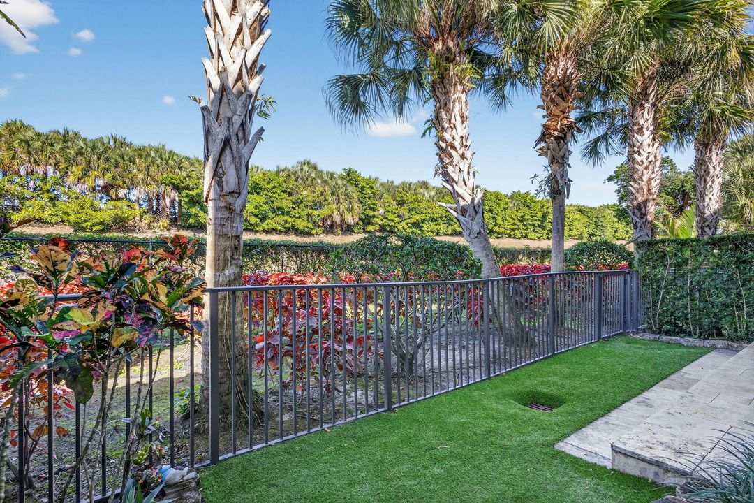 For Rent: $3,750 (3 beds, 2 baths, 1626 Square Feet)