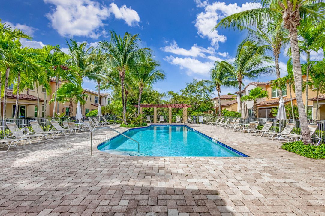 For Rent: $3,750 (3 beds, 2 baths, 1626 Square Feet)