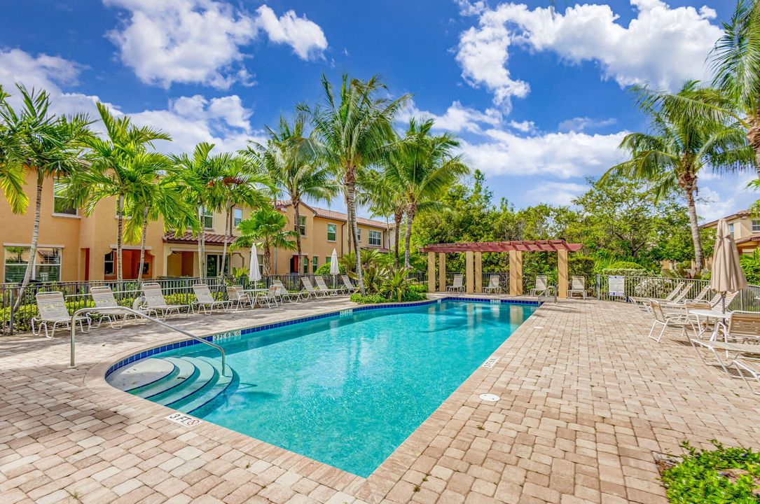 For Rent: $3,750 (3 beds, 2 baths, 1626 Square Feet)