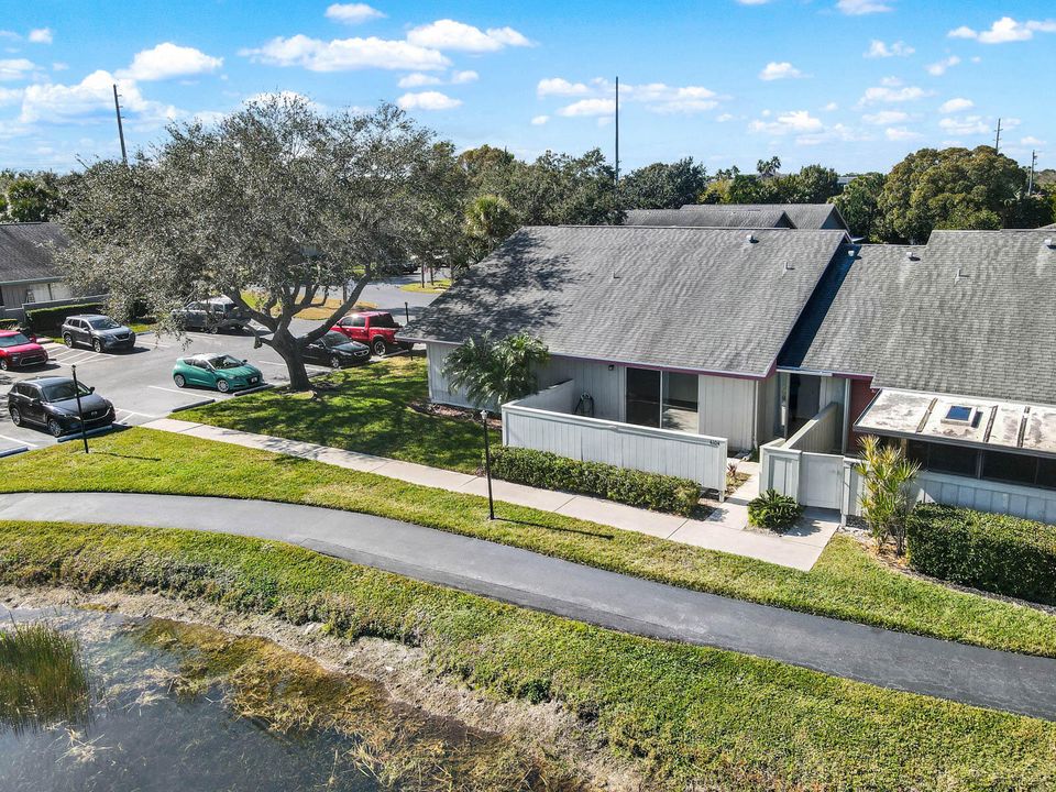 В аренду: $1,800 (2 спален, 2 ванн, 1037 Квадратных фут)