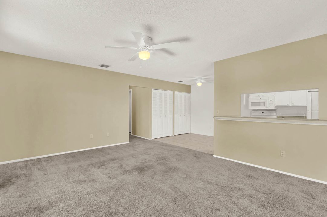 В аренду: $1,800 (2 спален, 2 ванн, 1037 Квадратных фут)