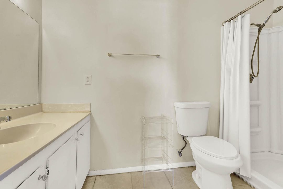 В аренду: $1,800 (2 спален, 2 ванн, 1037 Квадратных фут)