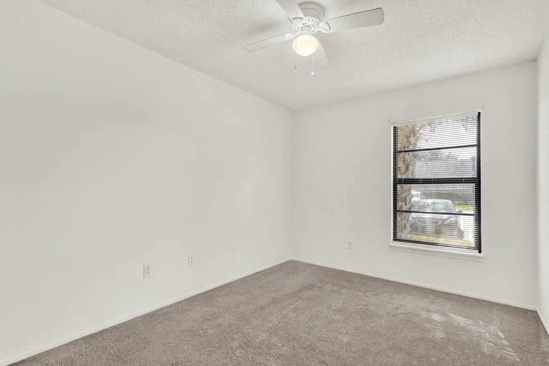 В аренду: $1,800 (2 спален, 2 ванн, 1037 Квадратных фут)