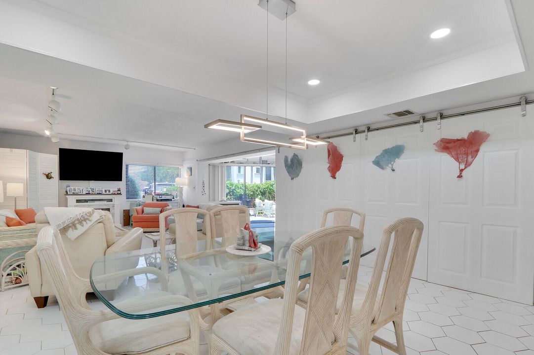 For Rent: $2,950 (3 beds, 2 baths, 1492 Square Feet)