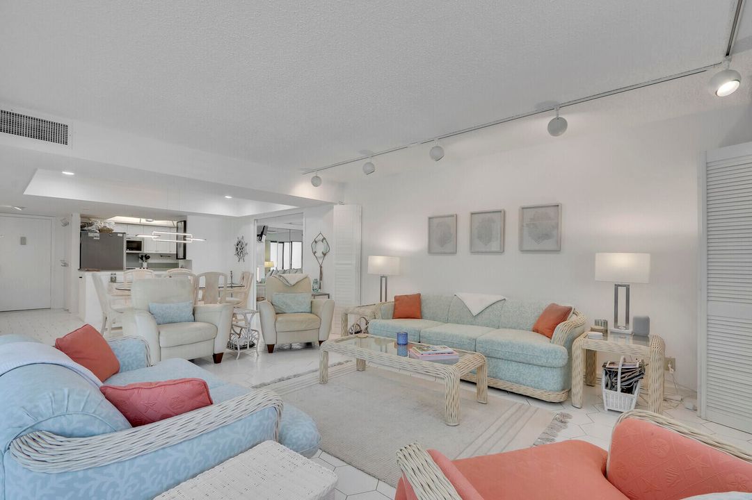 For Rent: $2,950 (3 beds, 2 baths, 1492 Square Feet)