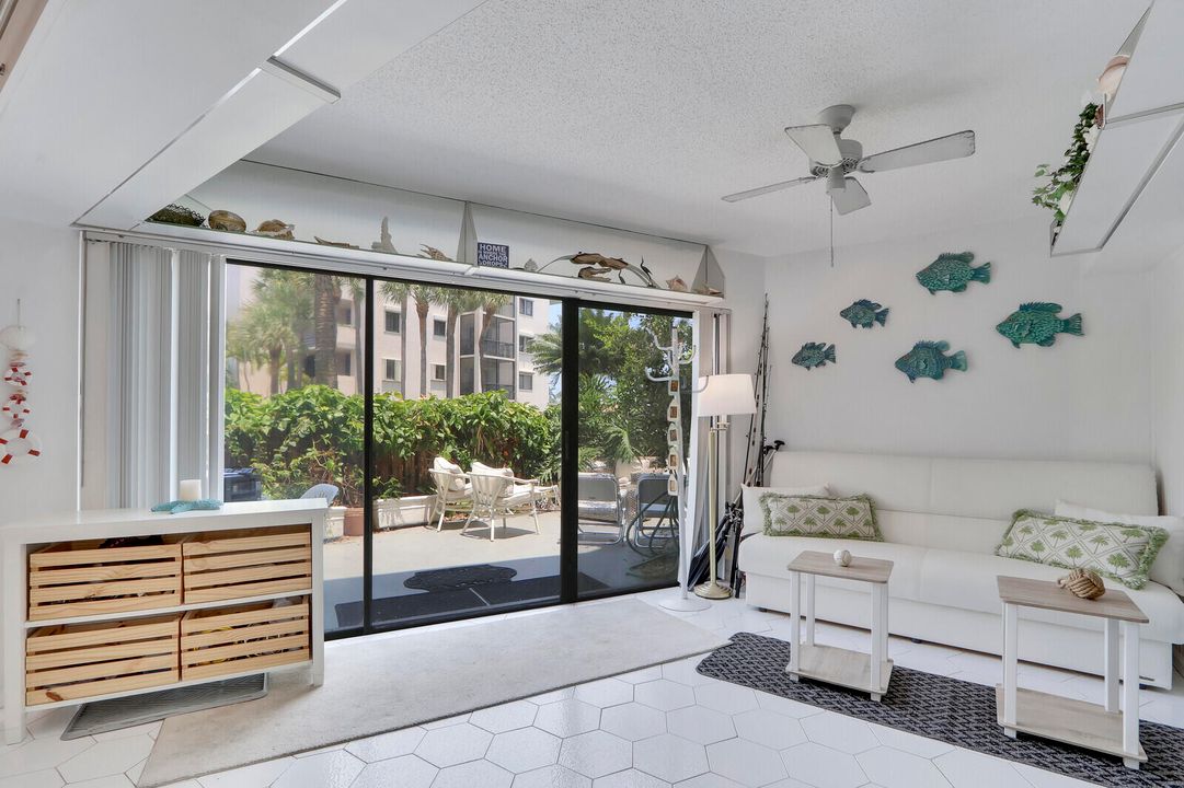 For Rent: $2,950 (3 beds, 2 baths, 1492 Square Feet)