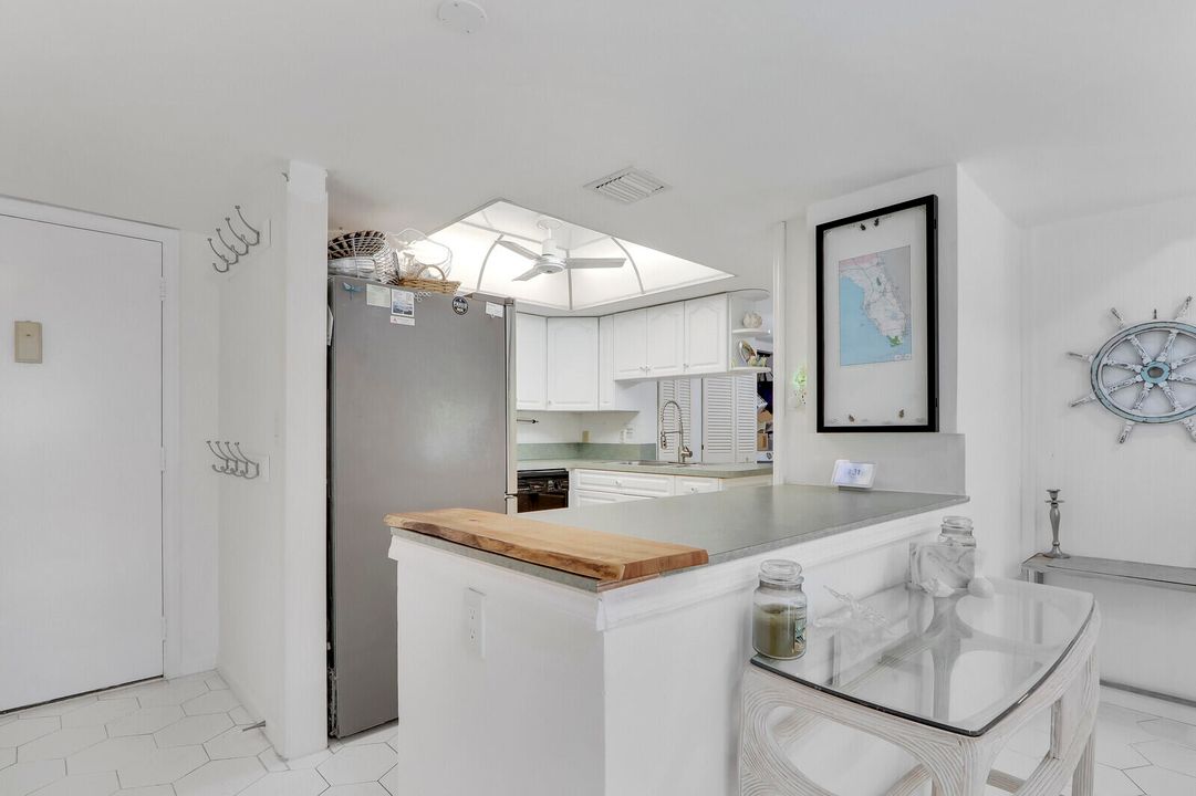 For Rent: $2,950 (3 beds, 2 baths, 1492 Square Feet)