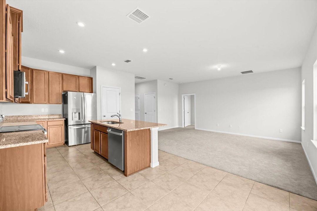 На продажу: $395,000 (3 спален, 2 ванн, 1552 Квадратных фут)