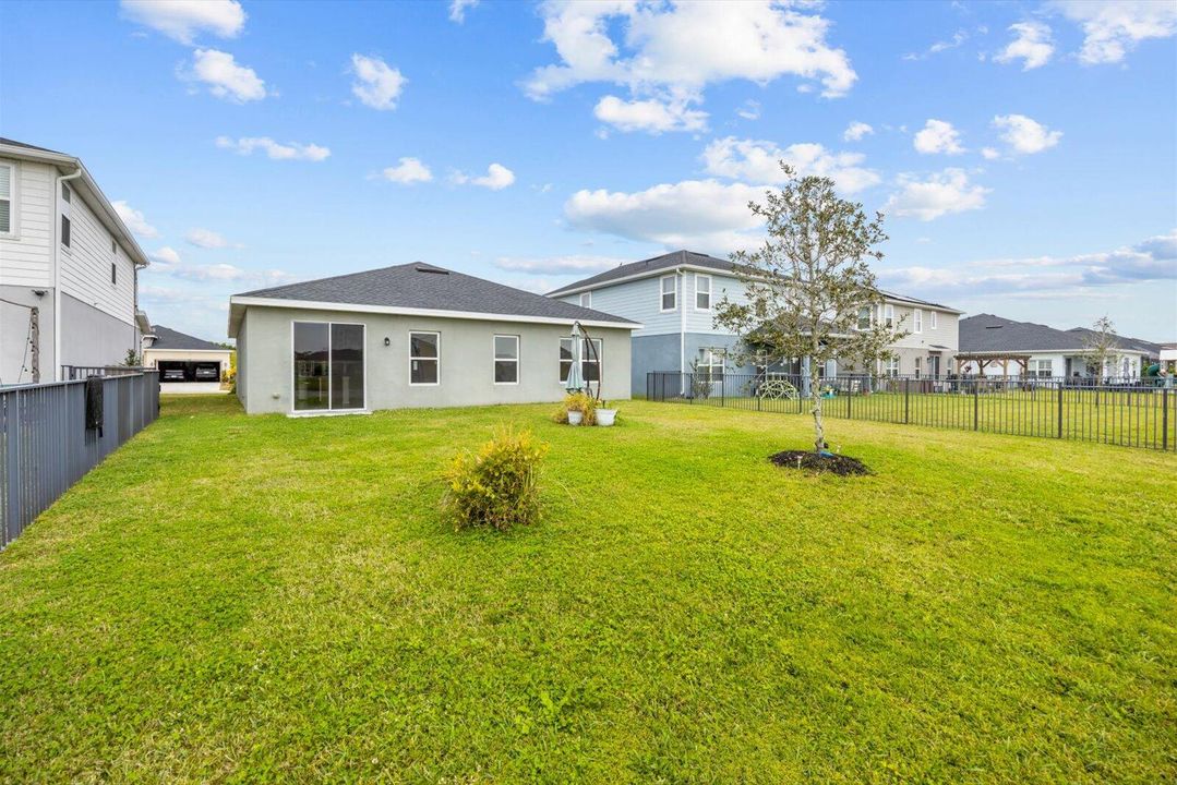 На продажу: $395,000 (3 спален, 2 ванн, 1552 Квадратных фут)