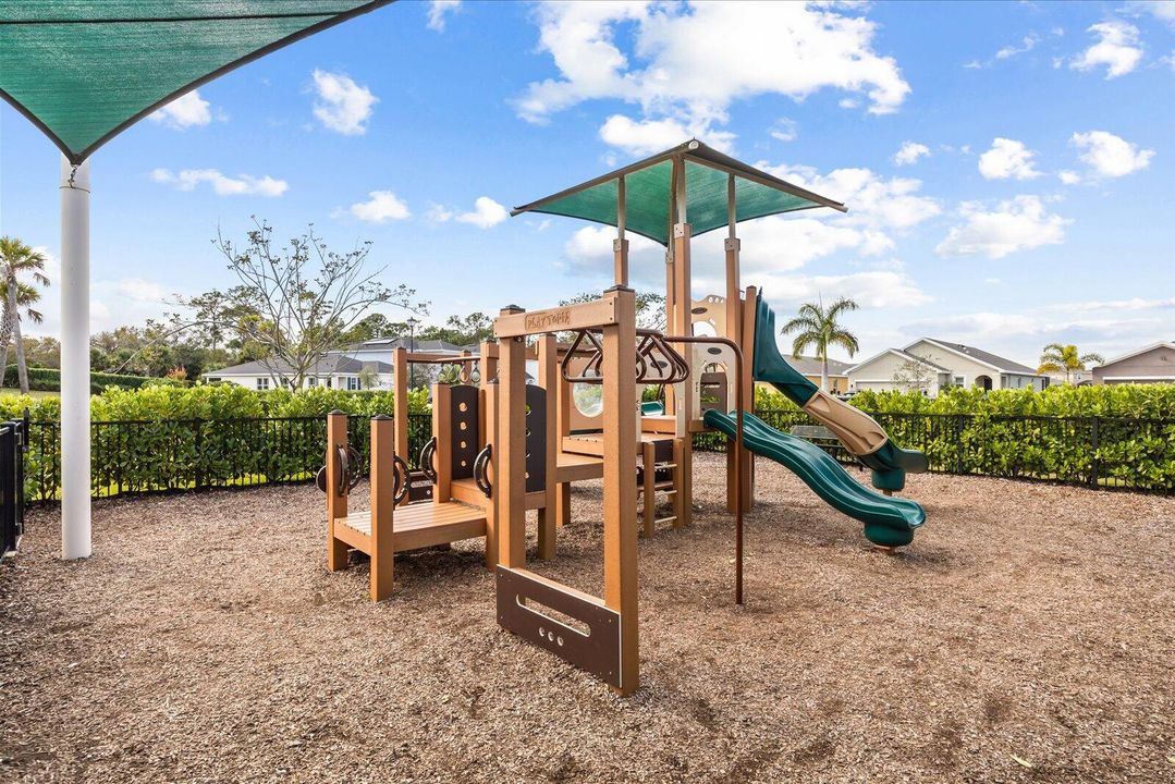 На продажу: $395,000 (3 спален, 2 ванн, 1552 Квадратных фут)