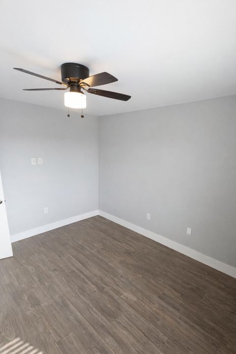 В аренду: $3,600 (4 спален, 2 ванн, 1810 Квадратных фут)