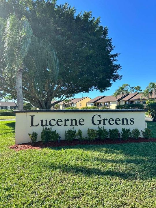 For Sale: $224,900 (2 beds, 2 baths, 1244 Square Feet)