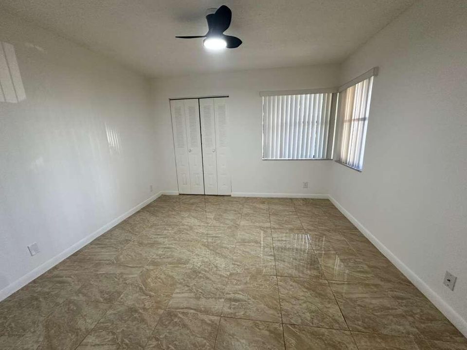 For Sale: $224,900 (2 beds, 2 baths, 1244 Square Feet)