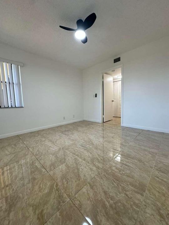 For Sale: $224,900 (2 beds, 2 baths, 1244 Square Feet)