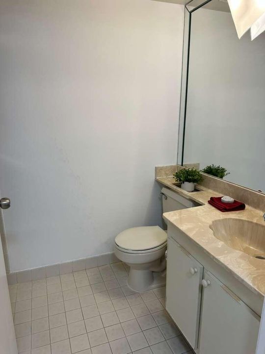 For Sale: $224,900 (2 beds, 2 baths, 1244 Square Feet)