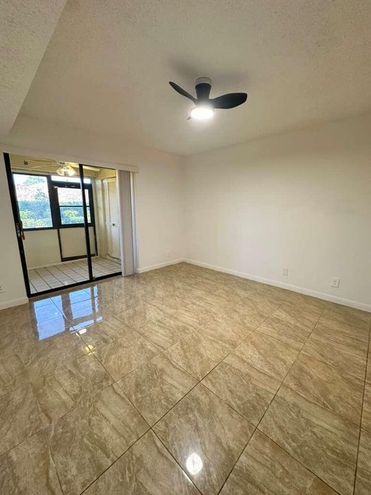 For Sale: $224,900 (2 beds, 2 baths, 1244 Square Feet)