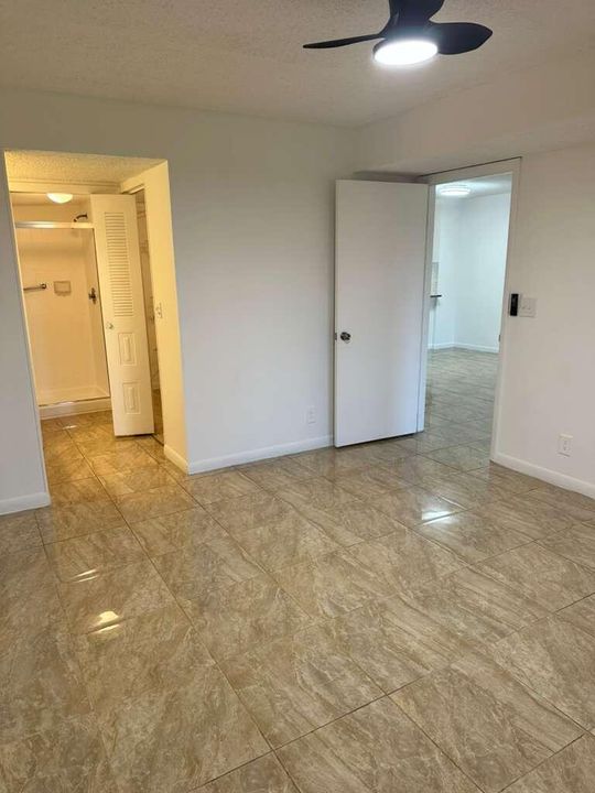 For Sale: $224,900 (2 beds, 2 baths, 1244 Square Feet)