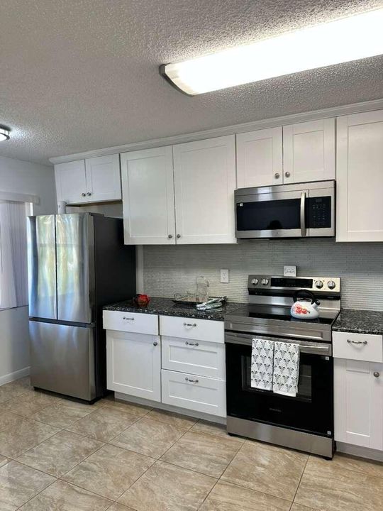 For Sale: $224,900 (2 beds, 2 baths, 1244 Square Feet)