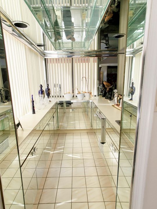 出租: $5,700 (3 贝兹, 3 浴室, 2562 平方英尺)